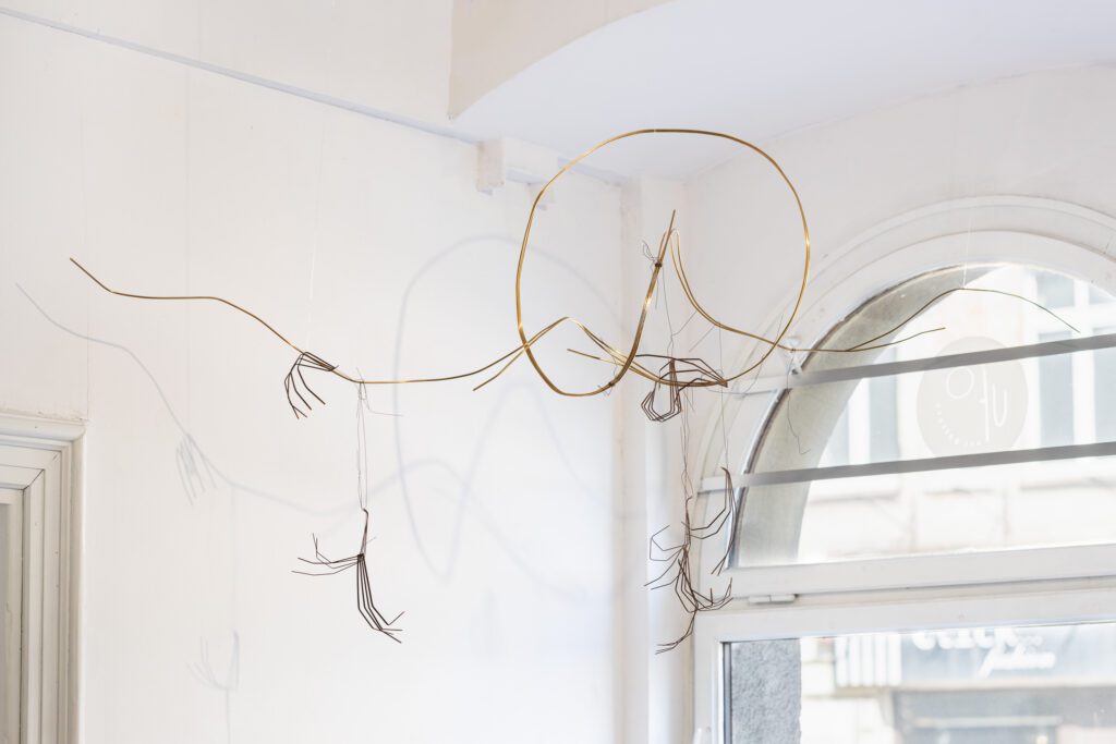 Overhand Knot Iza Tarasewicz