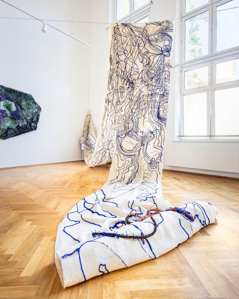 Marta Niedbał Ekotan Lengh 23 m Woven drawing, textile 2022