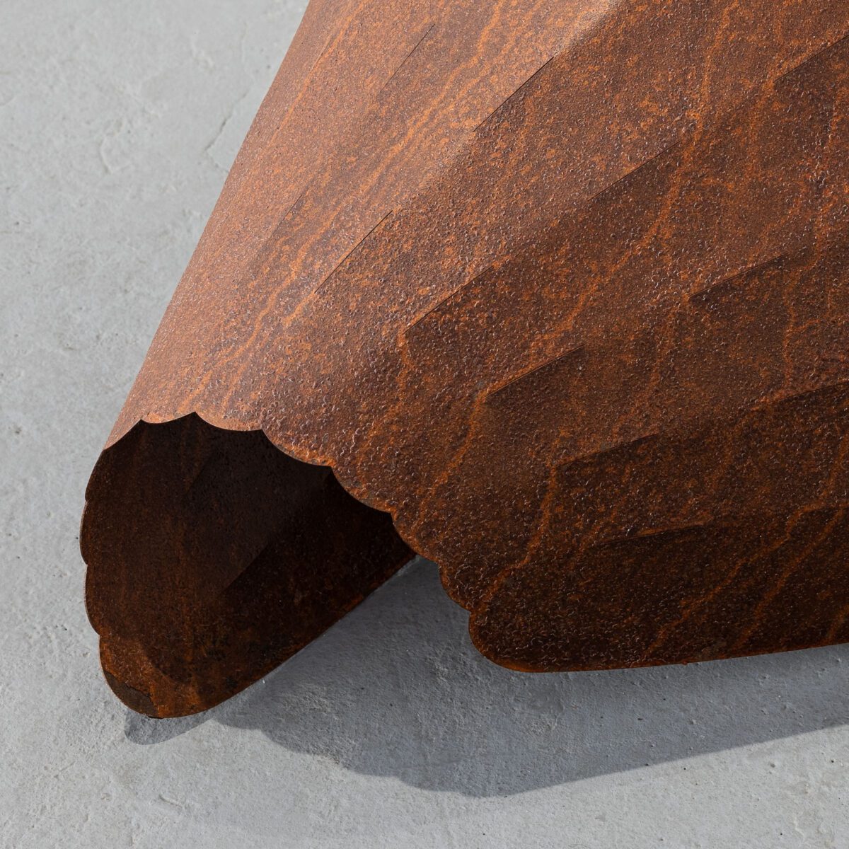 Iza Tarasewicz Revelation of Power XIII oxidized steel 78 x 84 x 84 cm 2022 (1)