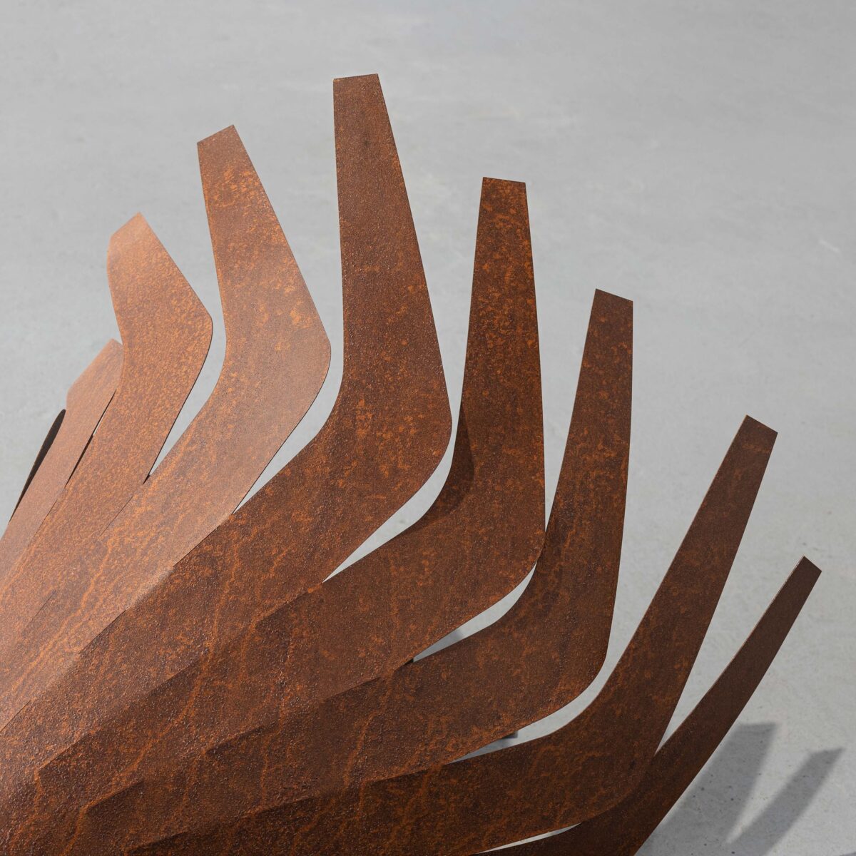 Iza Tarasewicz Revelation of Power XIII oxidized steel 78 x 84 x 84 cm 2022 (4)