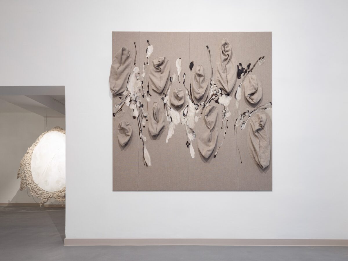 2024-11-30 - BLUE MOTH - wystawa + portrety - social media-6